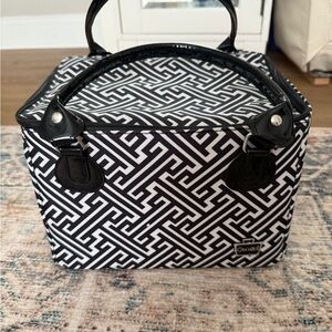 Chic Black and White Geometric Patterned Bag